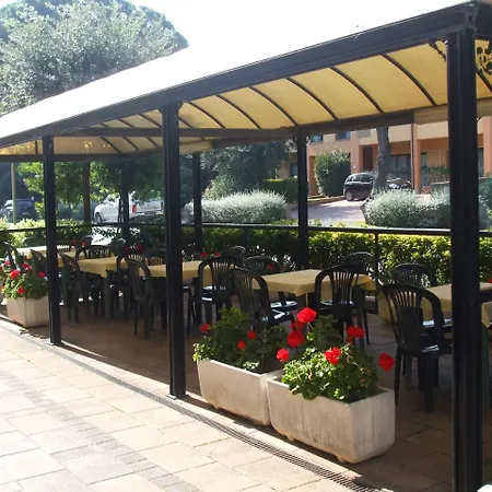 Hotel Cucciolo 2*
