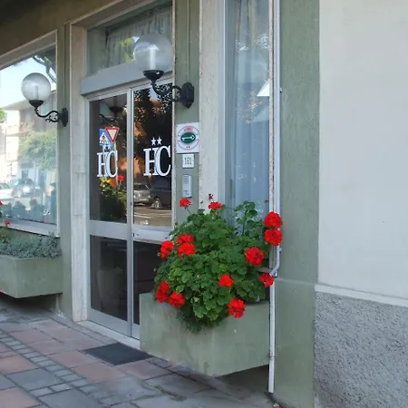 Hotel Cucciolo 2*